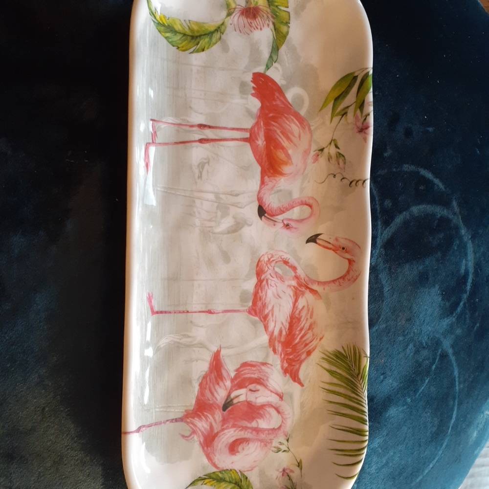 GORGEOUS NEW Michel 6"x16" Flamingo Melamine Scalopped Tray.